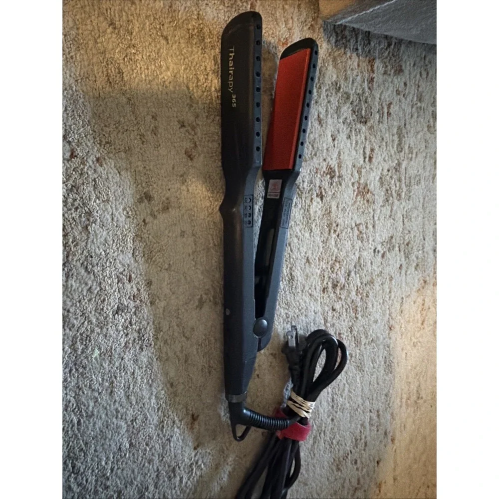 Thairapy 365 Wet or Dry Flat Iron Extra Wide 1.5